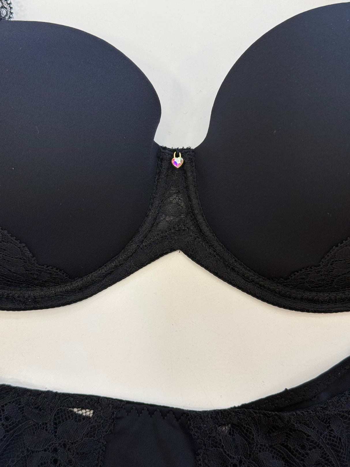 1403-1503 - Intimo - LEILIEVE